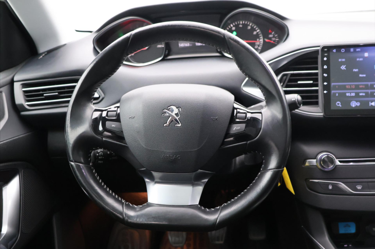 Peugeot 308 1,2 PT 96kW Allure LED Pano