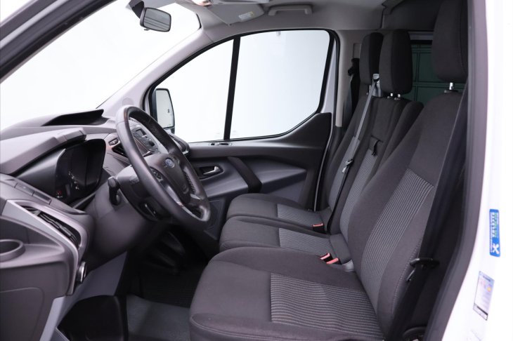 Ford Transit Custom 2,2 TDCi Titanium L2H2 9-Míst