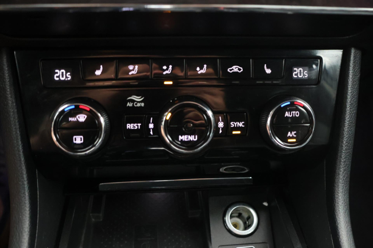Škoda Superb 2,0 TDI DSG Style+  Navi ACC