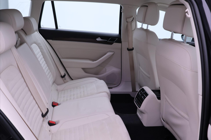 Volkswagen Passat 1,4 TSI 110kW DSG Kůže