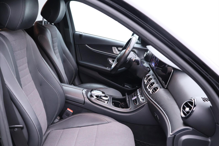 Mercedes-Benz Třídy E 2,0 220D  143kW 4MATIC  AUT