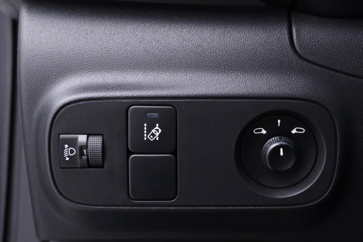 Citroën C3 1,2 PT 82k CZ Shine Serv.Kniha