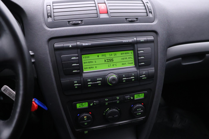 Škoda Octavia 1,6 i 75kW Elegance Tempomat