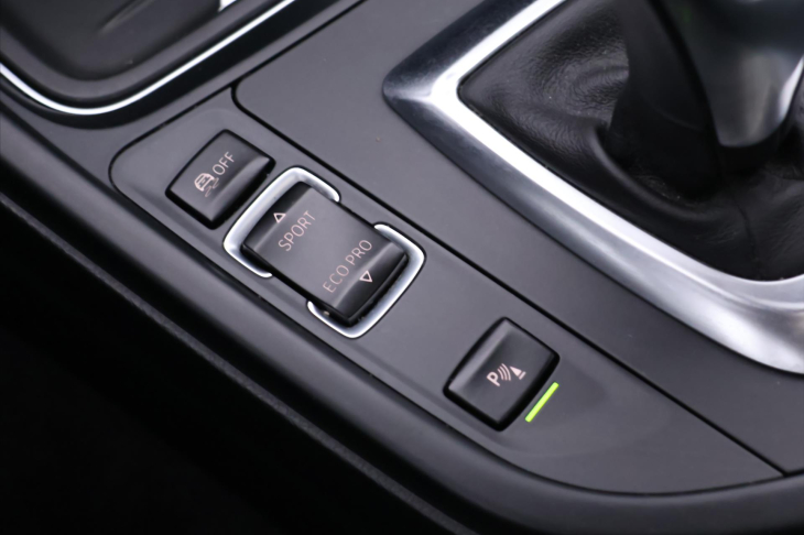 BMW Řada 3 3.0 330d xDrive 190kW Touring