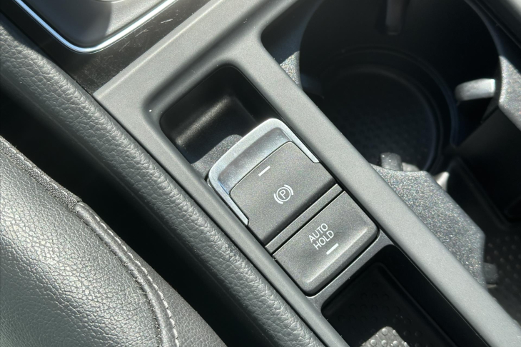 Volkswagen Golf 1,4 TSI 90kW DSG Highline Xenon