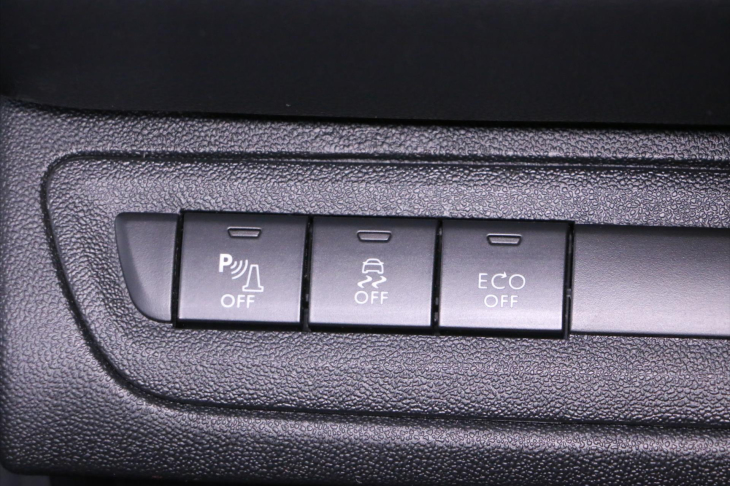 Peugeot 208 1,6 HDI Klima Navi CZ 1.Maj