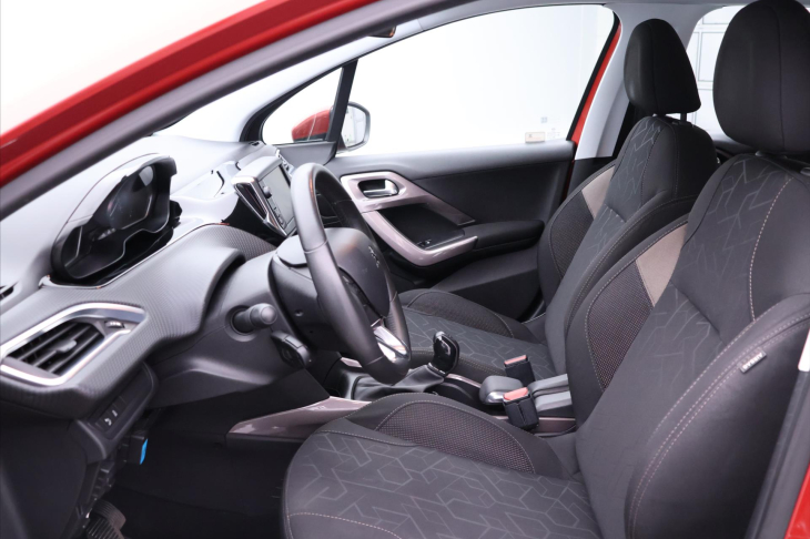 Peugeot 2008 1,2 PureTech 60kW CZ Tempo