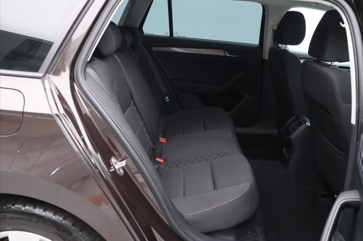 Škoda Superb 1,6 TDI 88kW Aut.klima Tažné