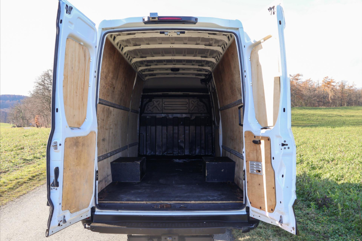 Iveco Daily 2,3 HPT Hi-Matic Maxi DPH