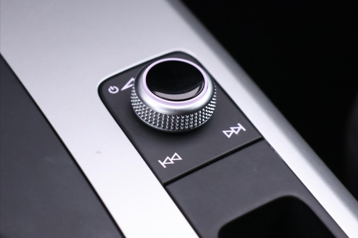 Audi Q5 2,0 40TDI S-line quattro DPH