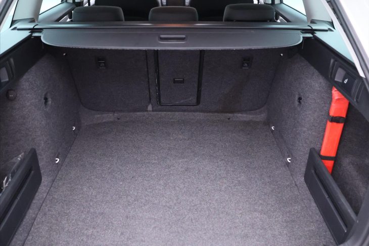 Škoda Octavia 1,6 TDI 77kW DSG Elegance CZ