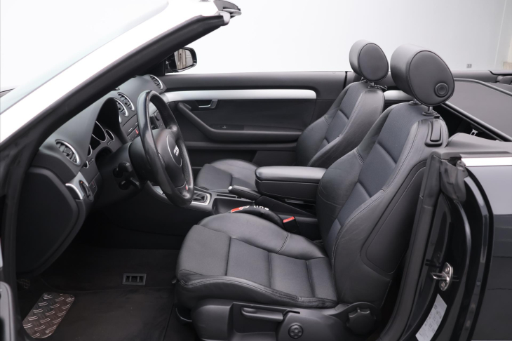 Audi A4 2,5 TDI  120kW MAN Cabriolet