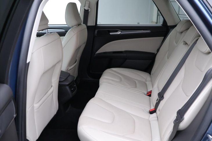 Ford Mondeo 2,0 Hybrid iCVT 103kW Vignale