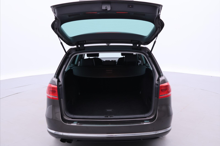 Volkswagen Passat 2.0 TSI 155kW DSG Highline CZ