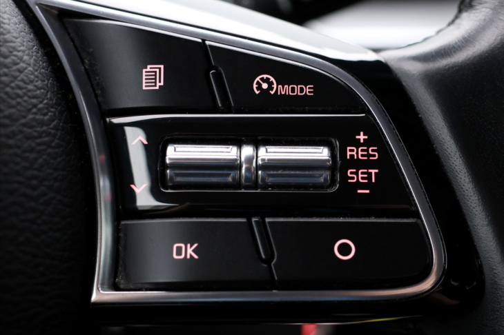 Kia Ceed 1,4 i 73 kW Exclusive CZ DPH