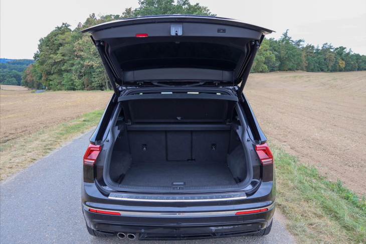 Volkswagen Tiguan 2,0 TDI DSG 4x4 CZ DPH R-Line
