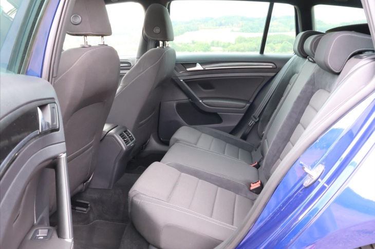 Volkswagen Golf 2,0 TSI 228kW 4M DSG Virtual R