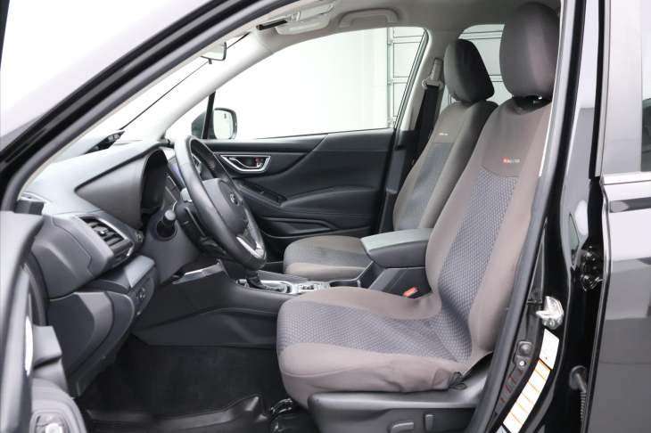 Subaru Forester 2,0 e-Boxer 110kW Comfort CZ