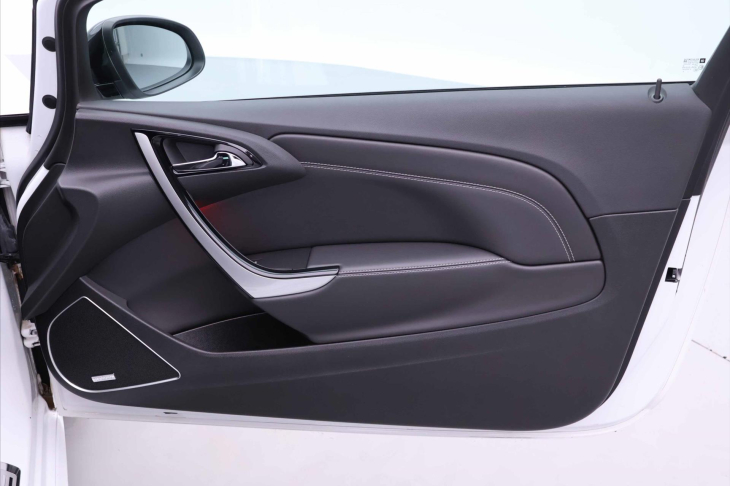 Opel Astra 2,0 T OPC 206kW Aut.klima