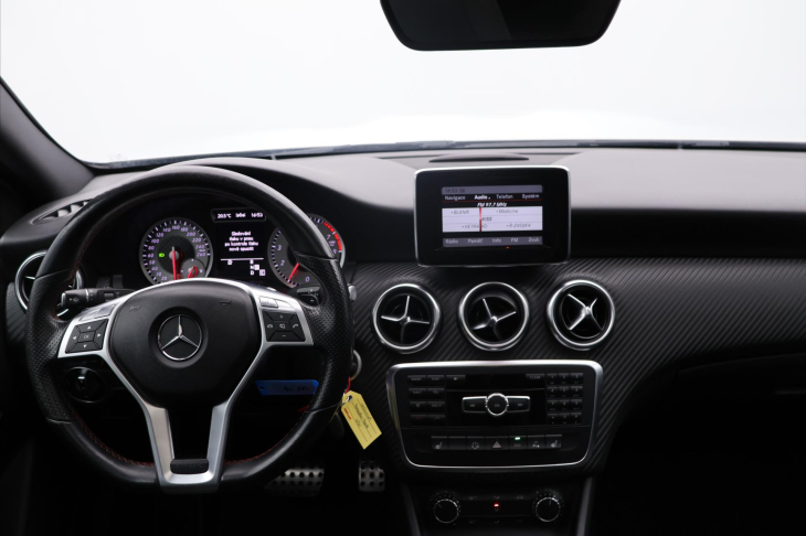 Mercedes-Benz Třídy A 1,6 200i Aut. AMG Prestige