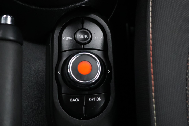 Mini Cooper 1,5 100kW LED CZ 1.Maj. DPH