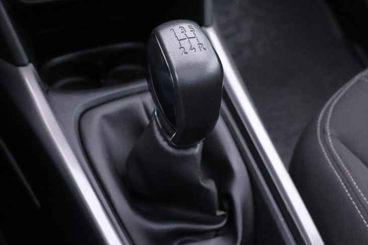 Peugeot 2008 1,2 PT 61kW CZ Klima Panorama