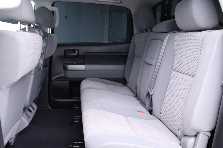 Toyota Tundra 5,7 V8 HEMI 285kW 4x4