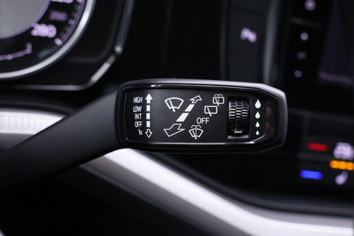 Volkswagen Touareg 3,0 TDI V6 170kW DSG 4M CZ DPH