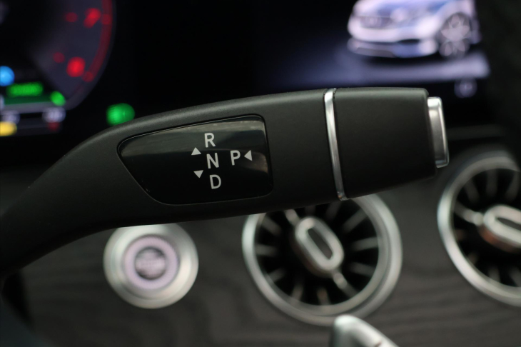 Mercedes-Benz Třídy E 3,0 53 320kW AMG 4Matic+ DPH