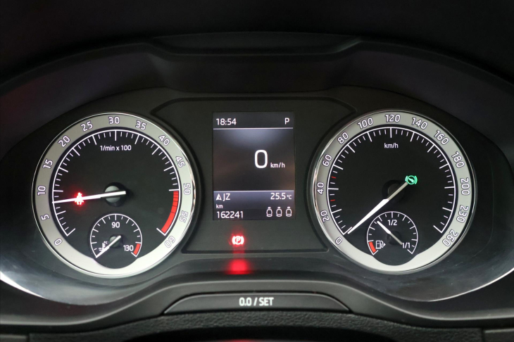 Škoda Karoq 1,6 TDI DSG Style Sport Navi