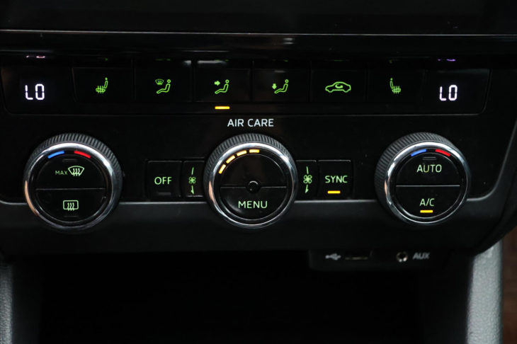 Škoda Octavia 1,6 TDI 85kW DSG CZ Style DPH