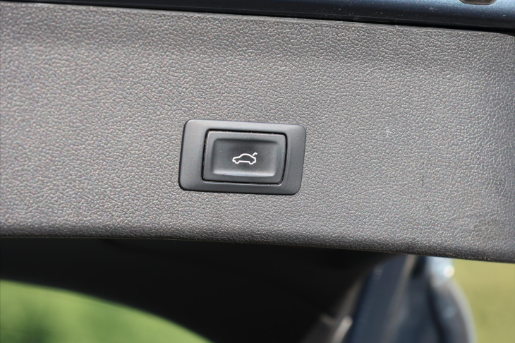 Audi A4 2,0 TDI 130kW Quattro S line