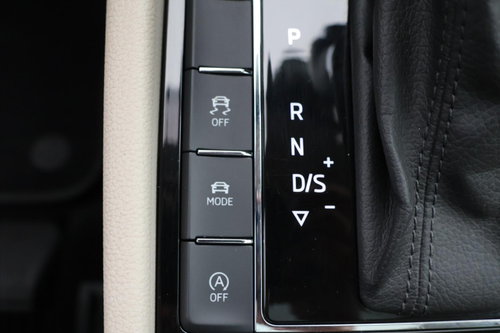 Škoda Superb 2,0 TDI 140kW DSG 4x4 CZ L&K