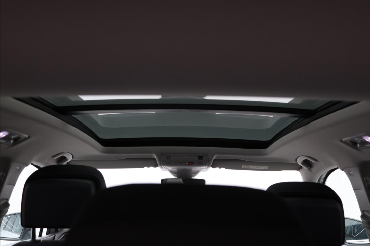 Volkswagen Tiguan Allspace 2,0 TSI 162kW DSG 4M LED 1.Maj