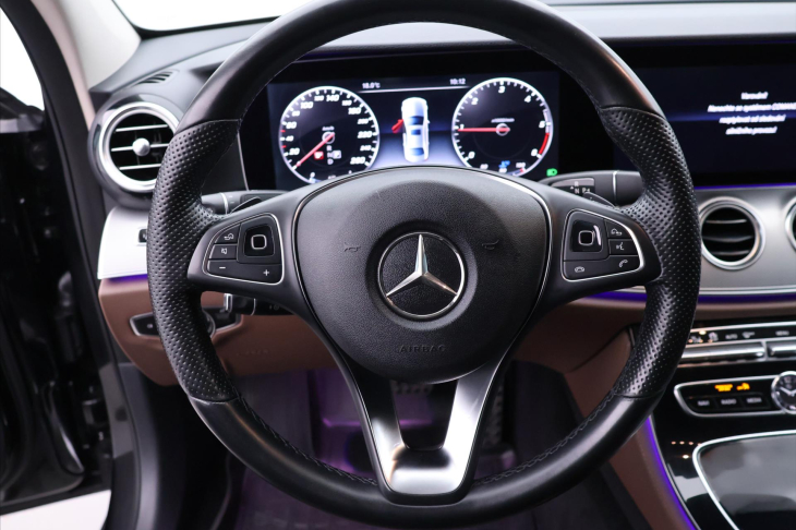 Mercedes-Benz Třídy E 2,0 220d 143kW Aut. CZ