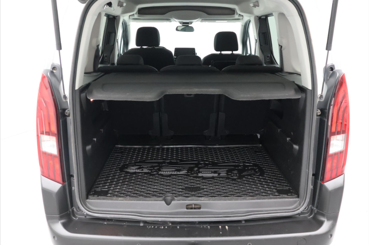Peugeot Rifter 1,5 HDi 130k Allure tažné DPH