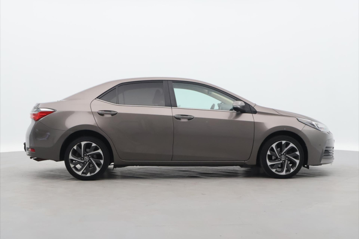 Toyota Corolla 1,6 VVT-i Aut. CZ Executive
