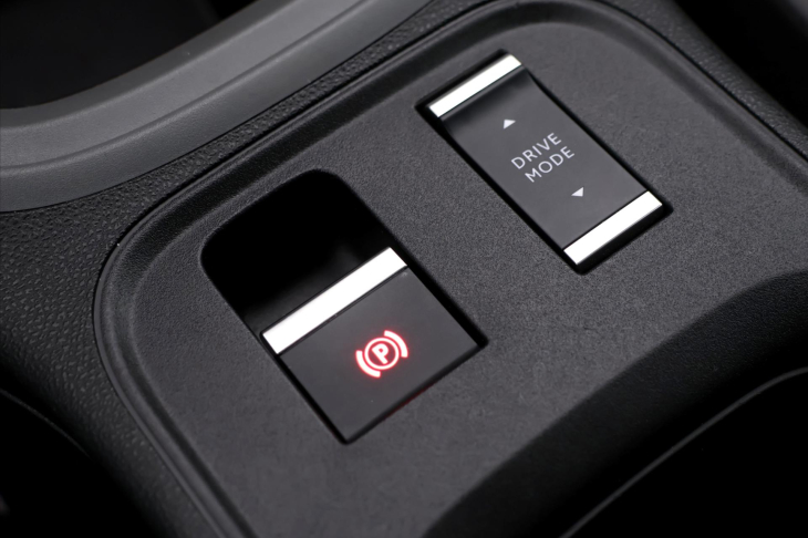 Jeep Avenger 1,2 74kW CZ e-Hybrid Longitude