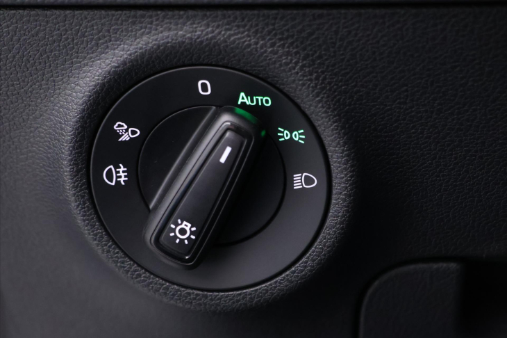 Škoda Karoq 2,0 TDI Sportline 4x4 DSG 1.maj.