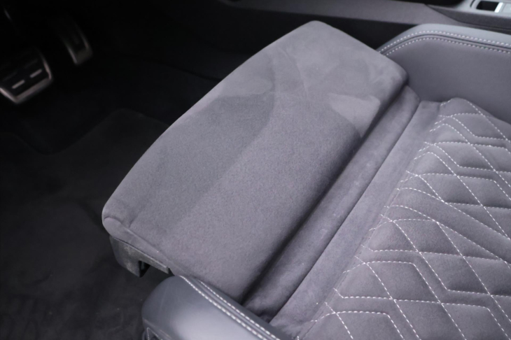 Audi A3 1,5 TSI 110kW S-LINE LED CZ