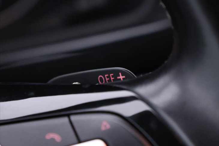 Volkswagen Multivan 2,0 TDI DSG Highline 6-Míst DPH