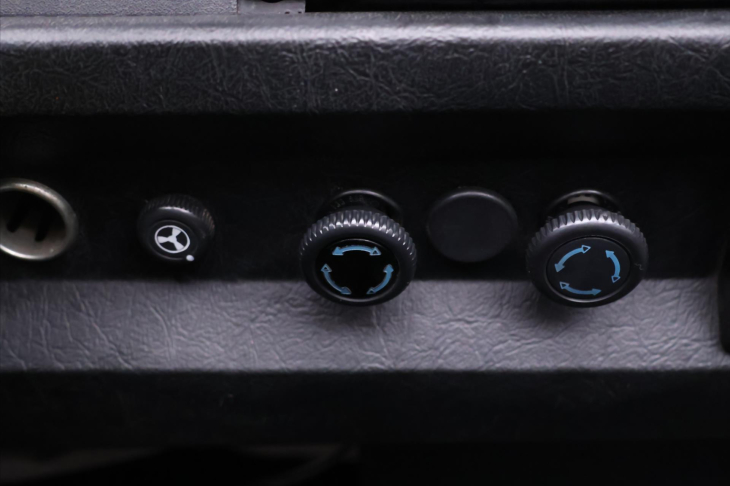 Volkswagen Beetle 1,3 1300 Cabrio