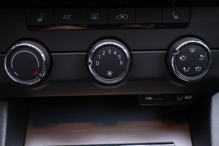 Škoda Octavia 1,6 TDI 85kW Ambition Fresh CZ