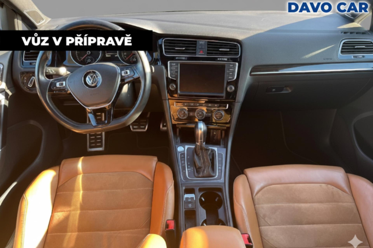 Volkswagen Golf 2,0 TDI 110kW Highline DSG CZ