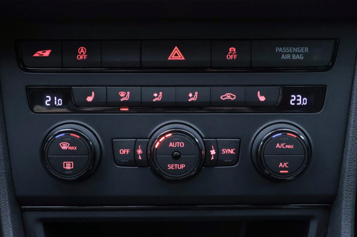 Seat Leon 2,0 TSI DSG Cupra 206kW LED CZ