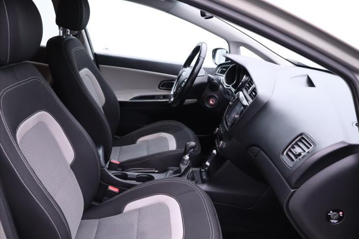 Kia Ceed 1,6 CRDi 100kW Exclusive CZ