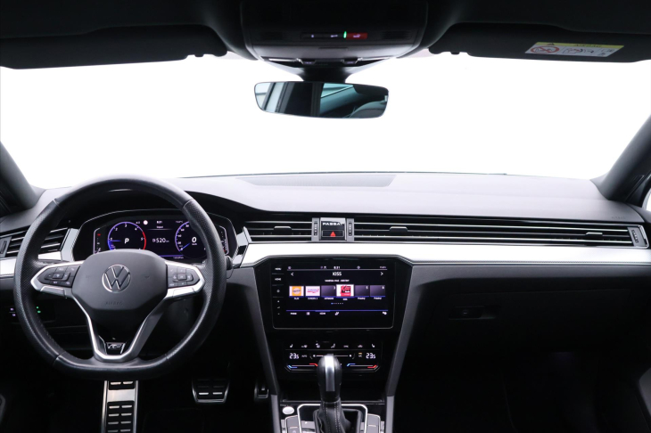 Volkswagen Passat 2.0 TDI DSG R-LINE Matrix