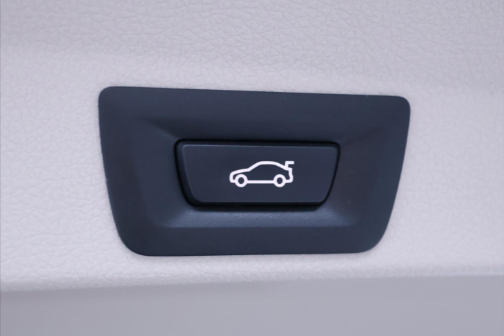 BMW Řada 4 2,0 420d 135kW Luxury Xenon