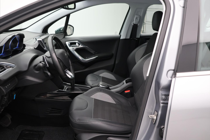 Peugeot 2008 1,2 VTi 60kW AT,Navi