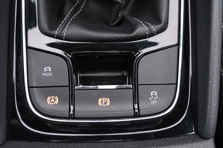 Škoda Karoq 1.5 TSI Sportline Virtual 1.Maj